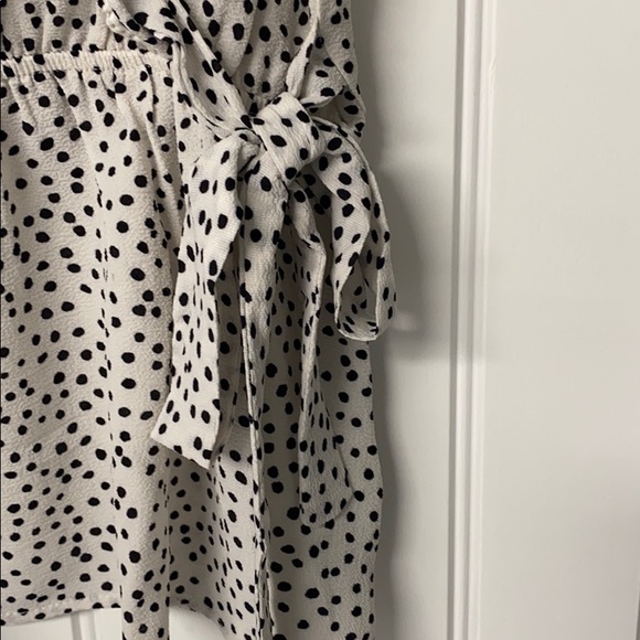 Black & White Polka Dot Crossover SS Blouse, S - Picture 4 of 6
